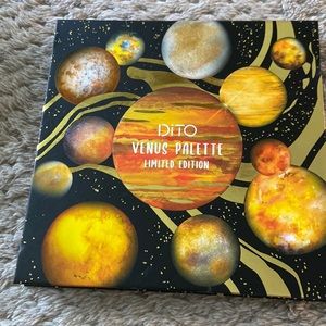 Venus Palette Limited Edition-DITO some was color tested with q tip